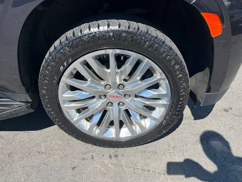 Used 2023 GMC Yukon Denali AWD/4WD image 9