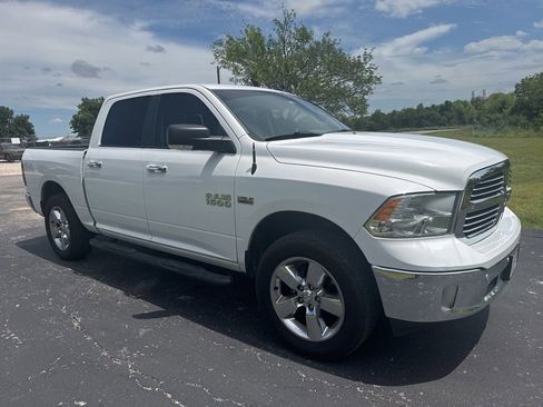 Used 2017 RAM 1500 Lone Star RWD image 1