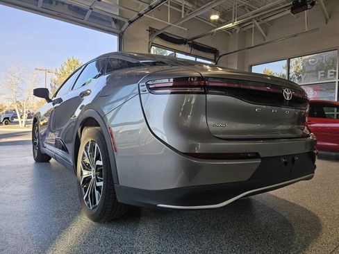 Certified 2023 Toyota Crown XLE image 7