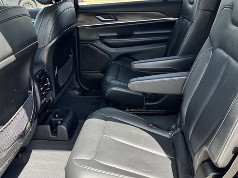 Used 2023 Jeep Grand Cherokee L Limited RWD image 19