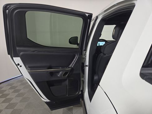 Used 2023 Rivian R1T Launch Edition image 17