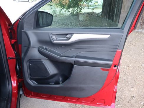 Used 2022 Ford Escape SE w/ SE Sport Appearance Package FWD image 26