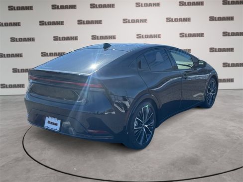 Used 2024 Toyota Prius XLE image 5