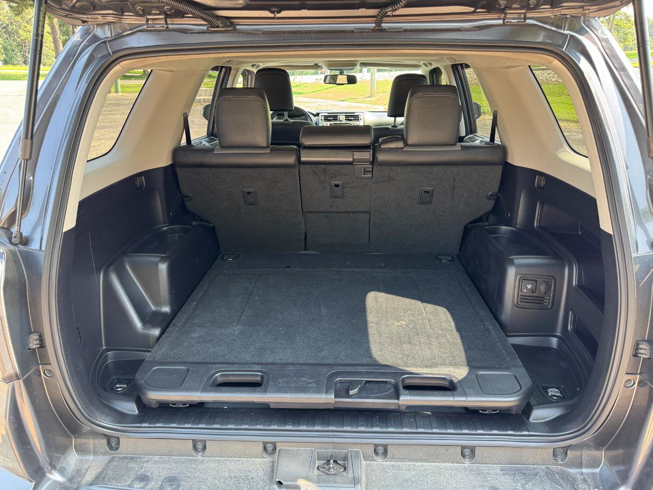 Used 2017 Toyota 4Runner SR5 Premium RWD image 13