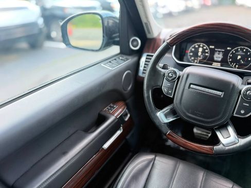 Used 2017 Land Rover Range Rover Supercharged AWD/4WD image 21