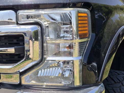 Used 2022 Ford F250 Lariat w/ Tremor Off-Road Package AWD/4WD image 7