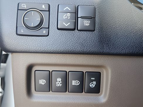 Certified 2023 Lexus GX 460 Premium AWD/4WD image 28