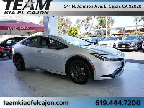 Used 2025 Toyota Prius LE FWD image 10