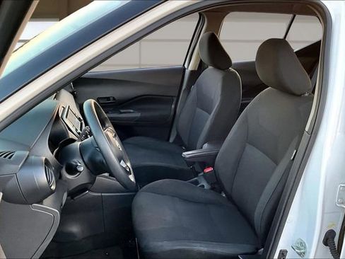 Used 2024 Nissan Kicks S image 25