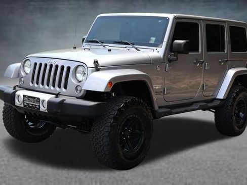Used 2015 Jeep Wrangler Unlimited Sahara AWD/4WD image 20