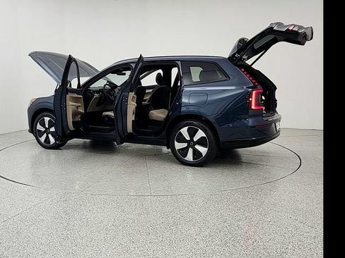 New 2026 Volvo XC90 T8 Plus w/ Protection Package Premier AWD/4WD image 12