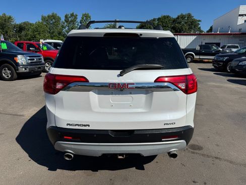 Used 2017 GMC Acadia SLT AWD/4WD image 4