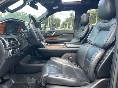 Used 2019 Lincoln Navigator L Select AWD/4WD image 22