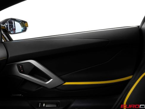 Used 2018 Lamborghini Aventador S AWD/4WD image 26