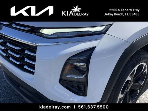 Used 2025 Chevrolet Equinox LT w/ Safety and Technology Package image 6