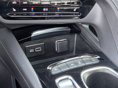 Used 2023 Buick Envision Essence w/ Sport Touring Package image 29