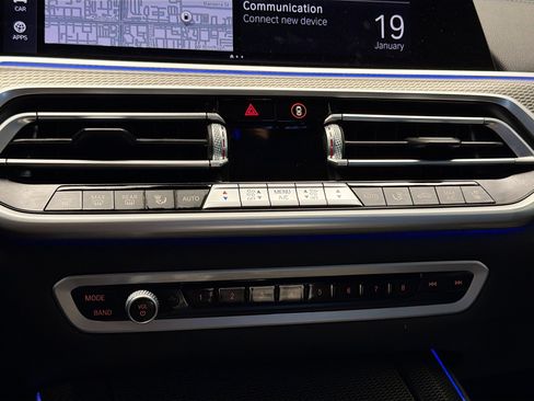 Used 2021 BMW X5 M50i w/ Executive Package image 10