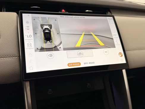 New 2025 Land Rover Discovery Sport Dynamic SE image 25