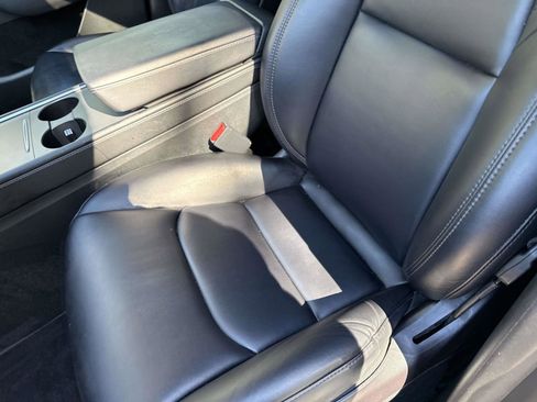 Used 2023 Tesla Model Y Long Range image 21