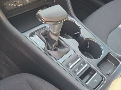 Used 2025 Hyundai Sonata SE FWD image 23
