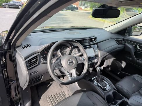 Used 2019 Nissan Rogue SL w/ Premium Package AWD/4WD image 14