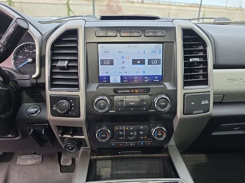 Used 2020 Ford F350 Lariat w/ Lariat Ultimate Package AWD/4WD image 16