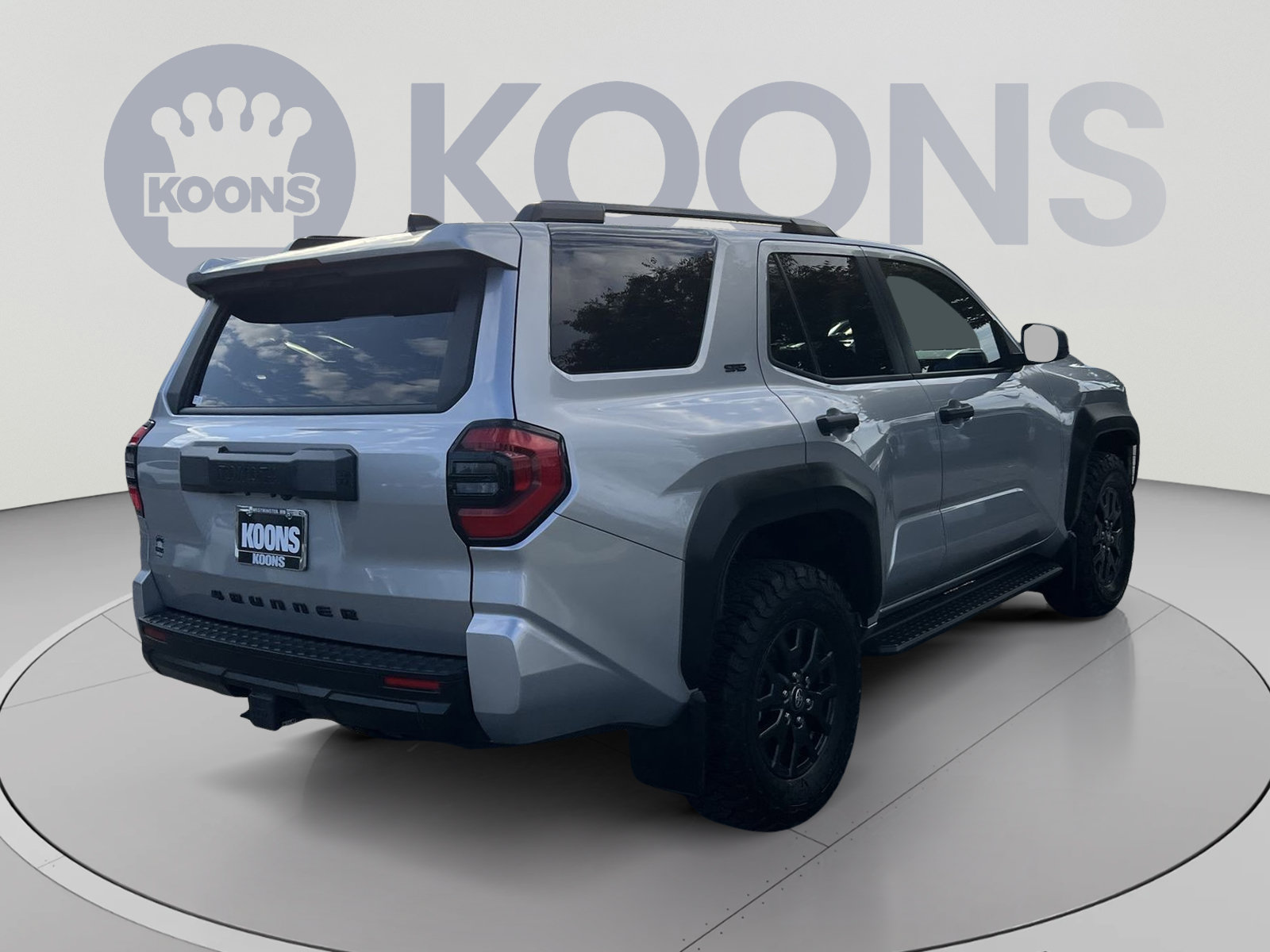 Used 2025 Toyota 4Runner SR5 AWD/4WD image 7