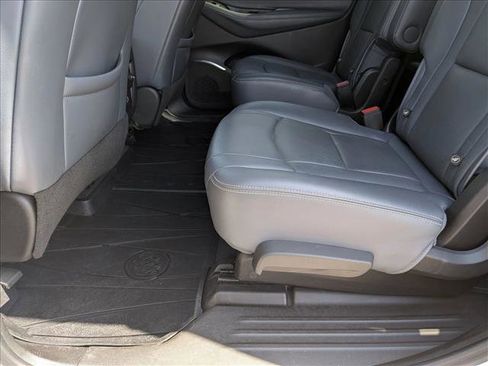 Used 2022 Buick Enclave Essence FWD image 20