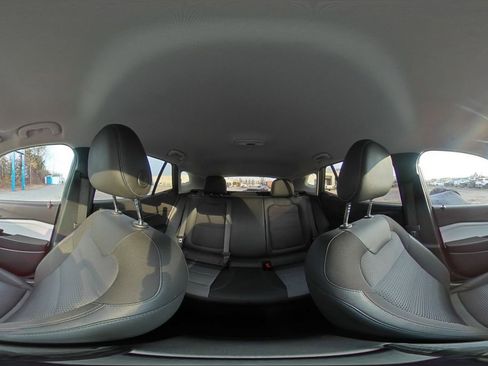 Used 2025 Chevrolet Trax LT image 40