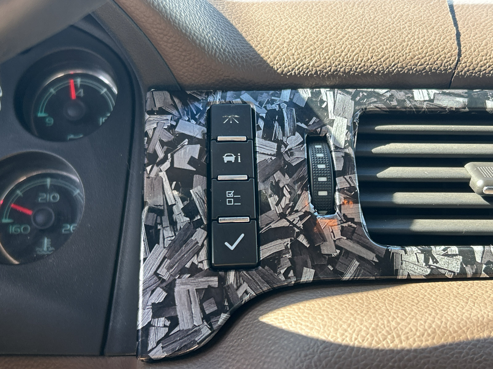 Used 2009 Chevrolet Avalanche LTZ AWD/4WD image 17