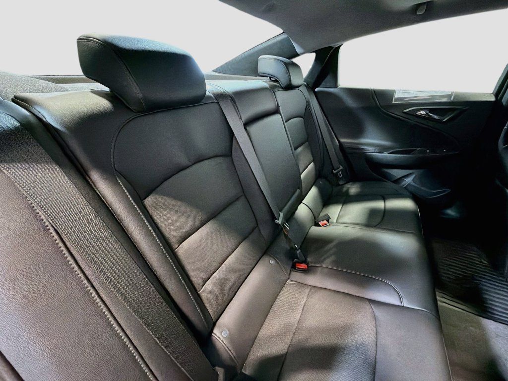 Used 2021 Chevrolet Malibu Premier FWD image 28
