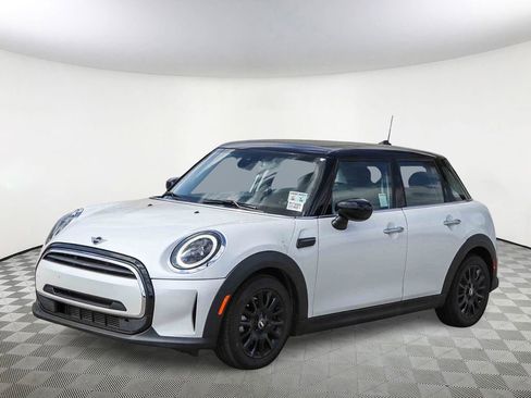 Used 2023 MINI Cooper 4-Door Hardtop FWD image 6