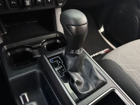 Used 2023 Toyota Tacoma TRD Off-Road w/ Technology Package AWD/4WD image 19
