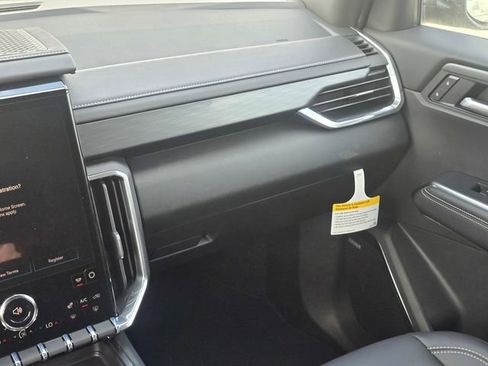 New 2026 GMC Acadia Elevation image 17