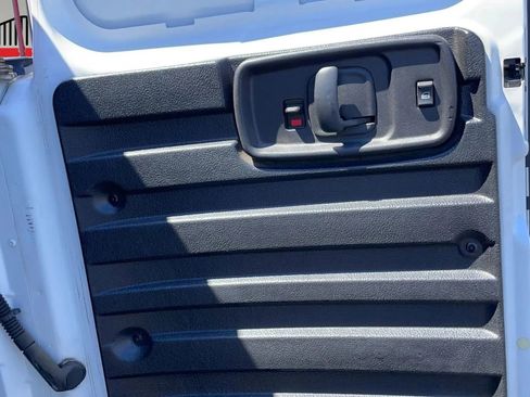 Used 2013 Chevrolet Express 2500 RWD image 31