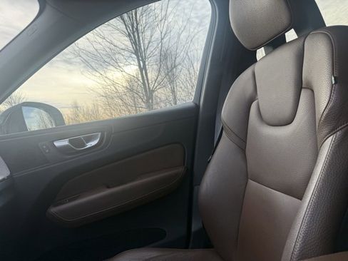 Used 2018 Volvo XC60 T5 Inscription w/ Convenience Package image 27