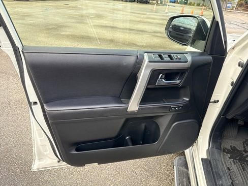 Used 2021 Toyota 4Runner Limited image 11