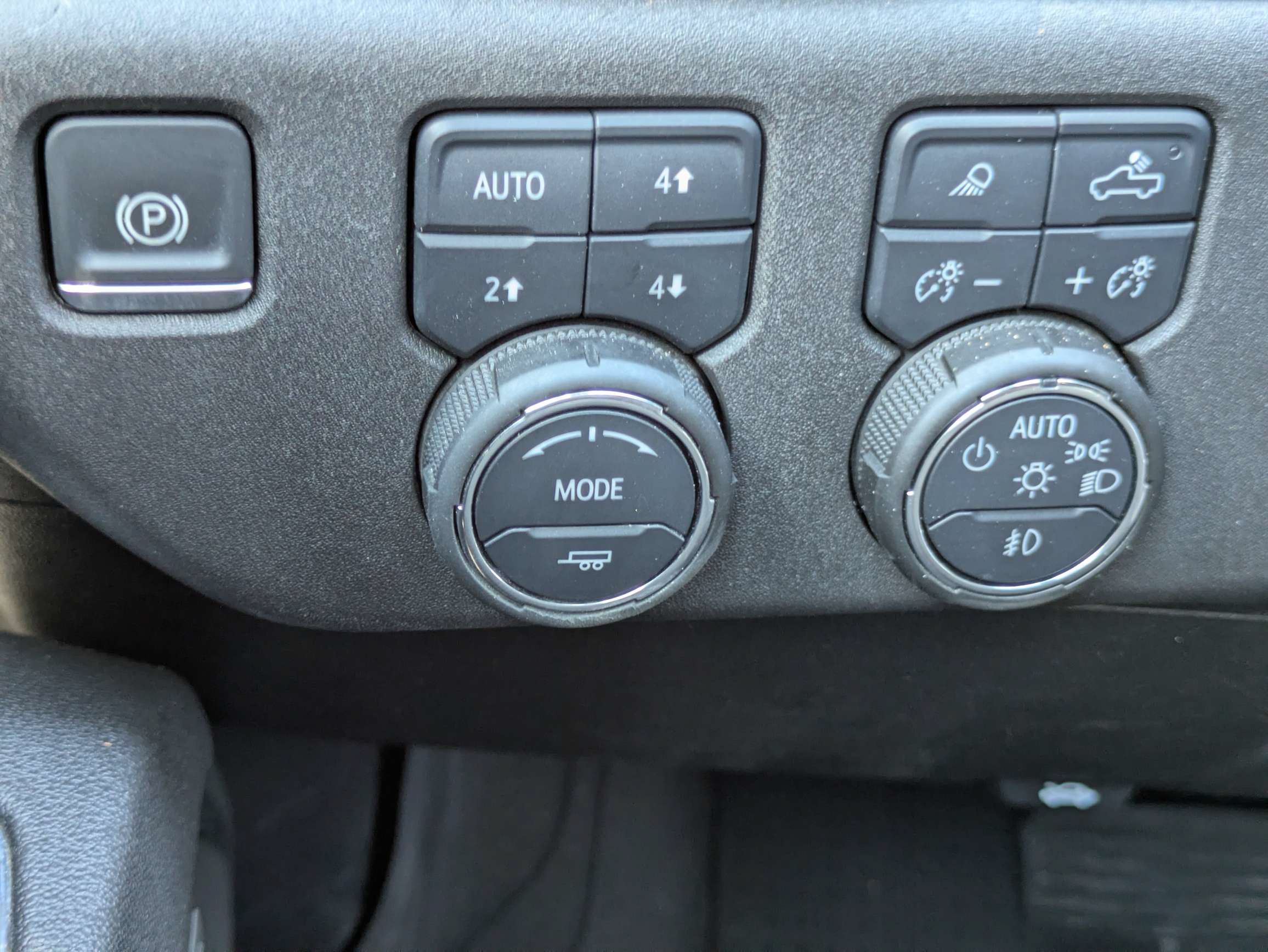 Used 2025 Chevrolet Silverado 2500 LTZ w/ LTZ Plus Package AWD/4WD image 14