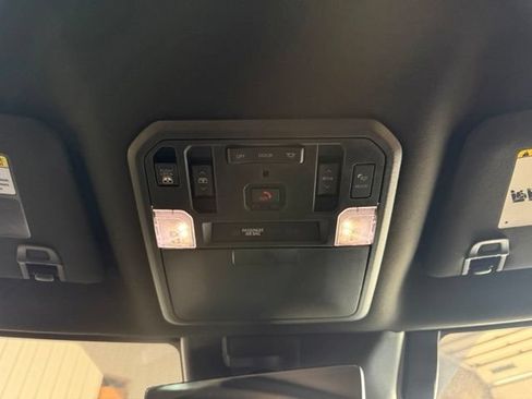Used 2025 Toyota Tundra Platinum AWD/4WD image 18
