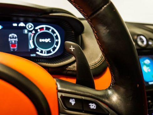 Used 2021 Aston Martin DBX AWD/4WD image 17