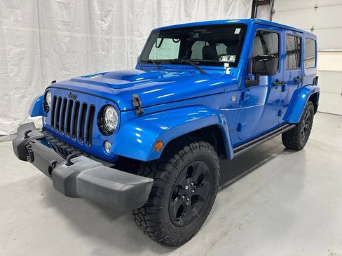 Used 2015 Jeep Wrangler Unlimited Sahara AWD/4WD image 3