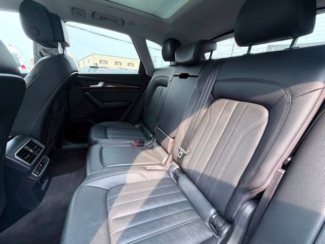 Used 2018 Audi Q5 2.0T Premium Plus w/ Premium Plus Package AWD/4WD image 18