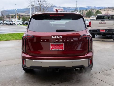 Used 2023 Kia Telluride EX w/ EX Captain's Chair Package image 6