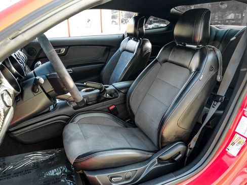Used 2019 Ford Mustang Shelby GT350 w/ Technology Package RWD image 34
