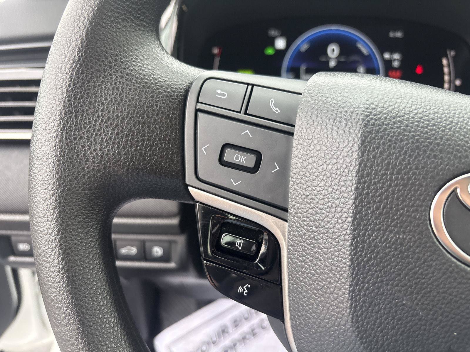 Used 2025 Toyota Camry LE FWD image 18