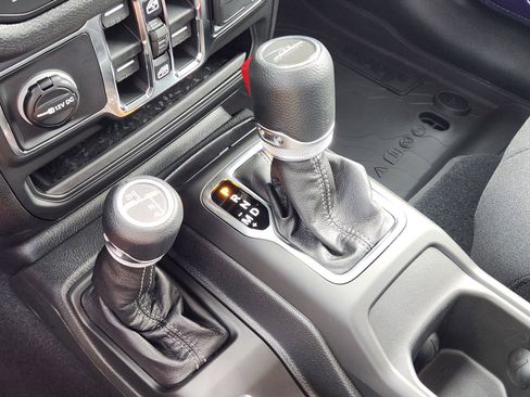 New 2026 Jeep Gladiator Sport AWD/4WD image 19