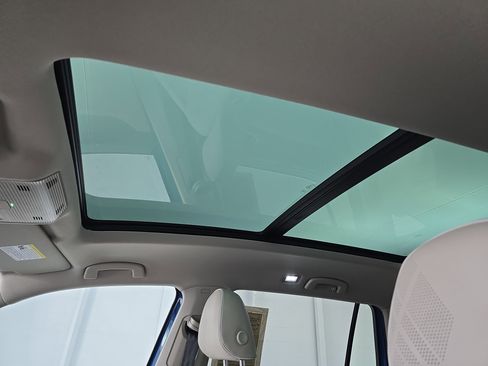 Certified 2025 Volkswagen Atlas SEL Premium R-Line image 31