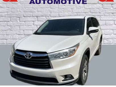 Used 2016 Toyota Highlander LE