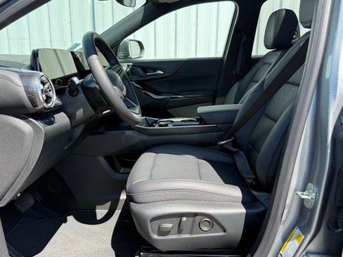 New 2026 Chevrolet Equinox LT w/ Convenience Package II FWD image 7
