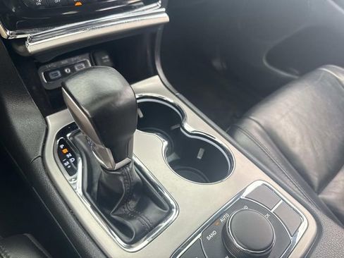 Used 2022 Jeep Grand Cherokee Limited AWD/4WD image 31